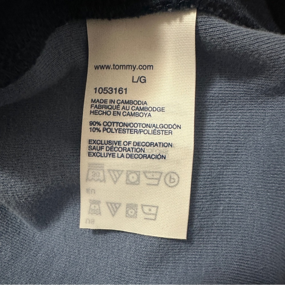 Tommy Hilfiger Men's Two-Tone Blue Crewneck Sweater - Picture 6 of 6